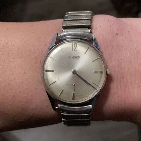 Vintage 1950s Le Jour Manual Swiss Watch Runs - Picture 2 of 6